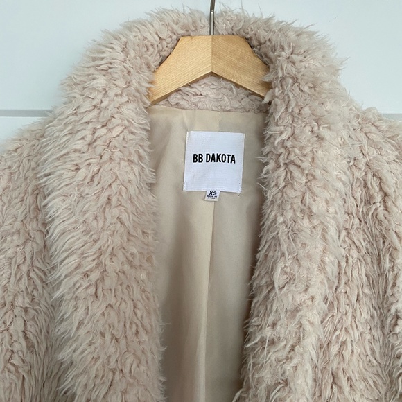 BB Dakota | Fur Mix-a-Lot Wubby Coat - Picture 7 of 8